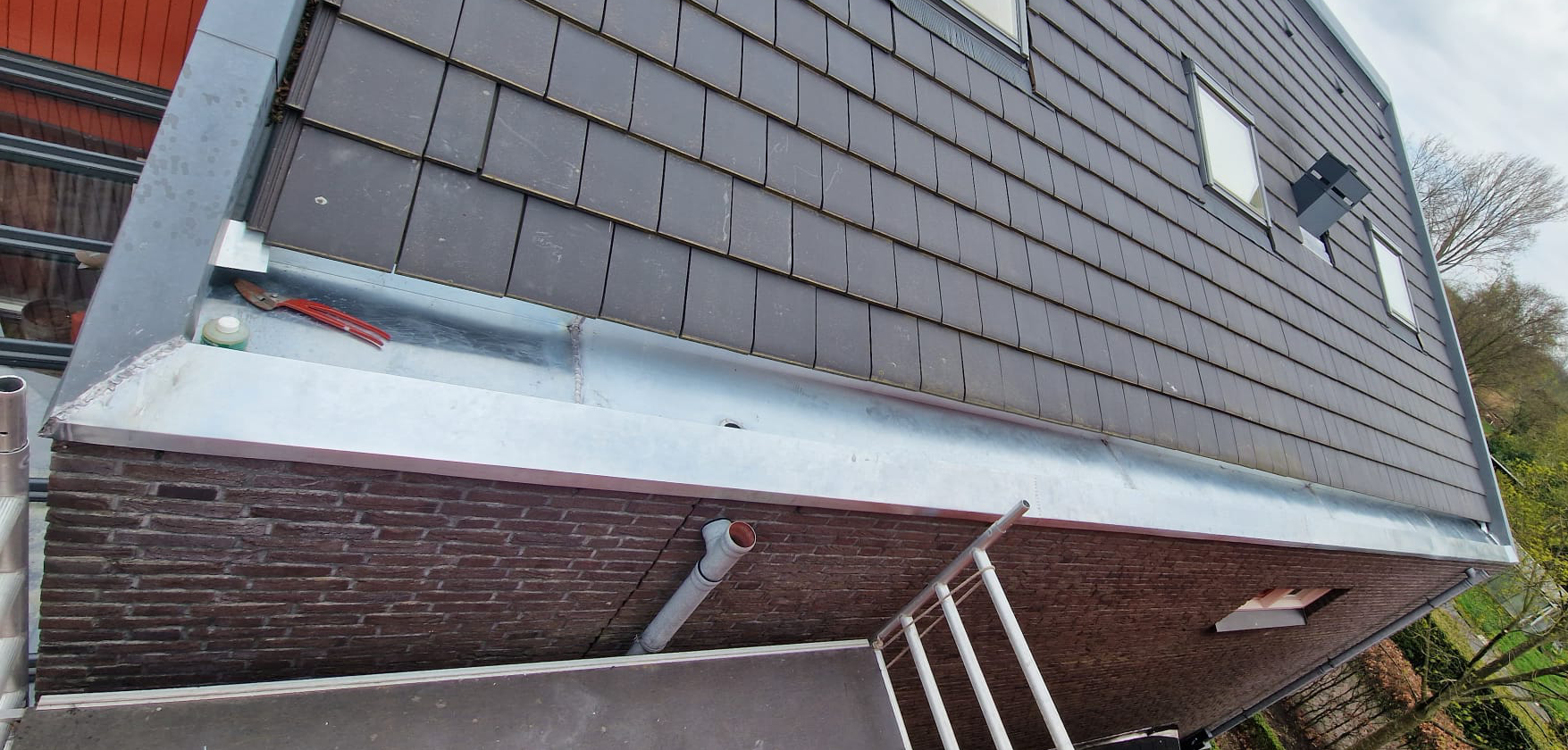 Zinken goot | Van den Berg Dakwerken